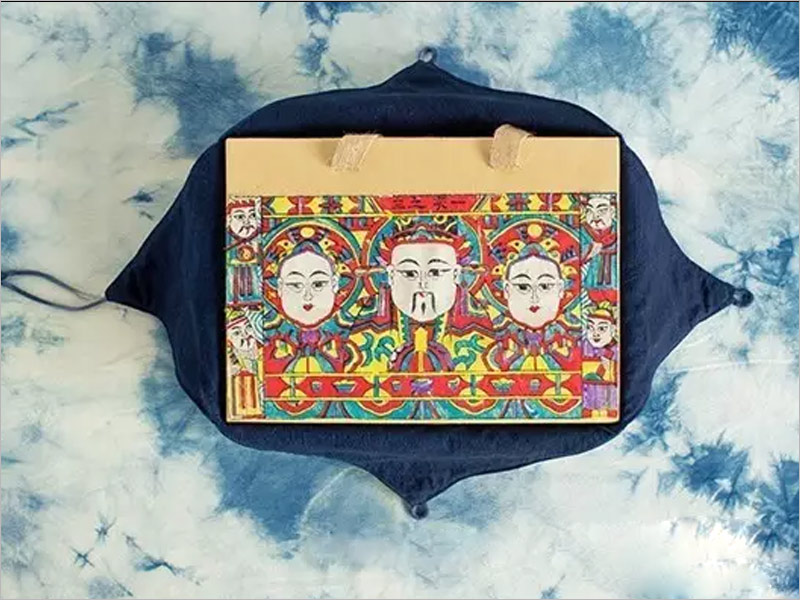 手工染土布刺繡復(fù)古月餅包裝設(shè)計(jì)，匠心精神的執(zhí)著與信念